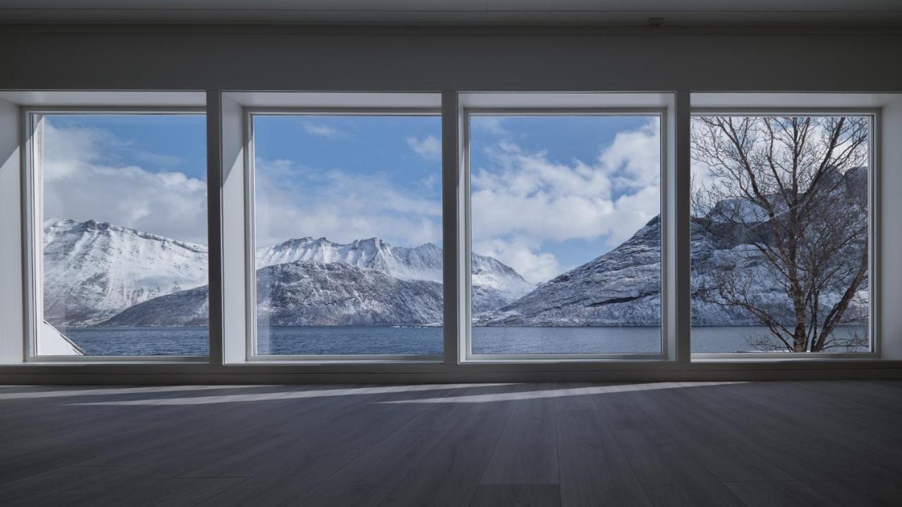 Polar Panorama Lodge Fjordgard Bagian luar foto